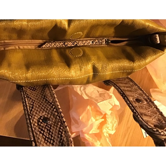 Hilary Radley unique handbag - Picture 10 of 12